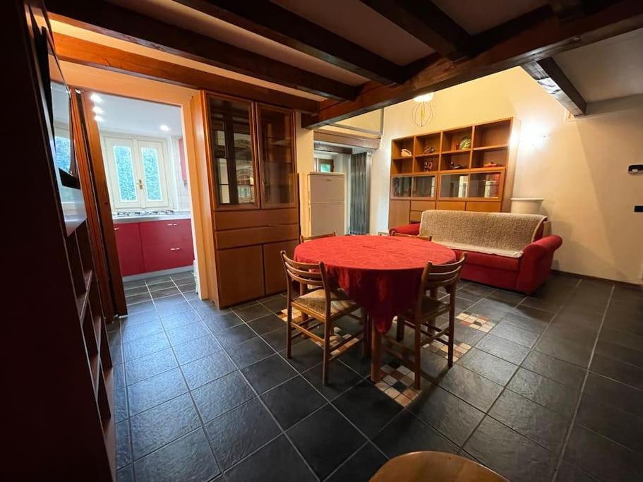 Musicians Mansion Loft Apartment Fino Mornasco Bagian luar foto